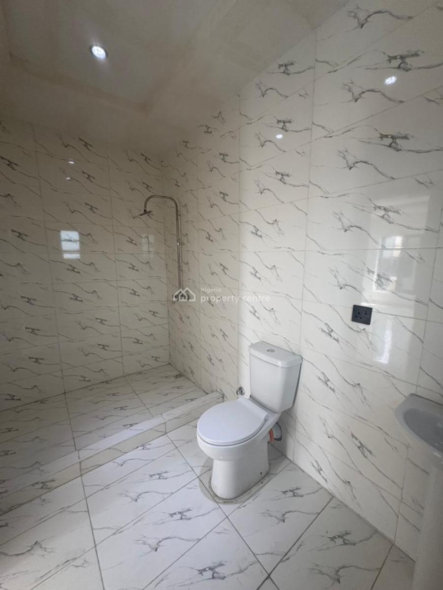 Luxury and Spacious 2 Bedroom Flat, Lekki Phase 1, Lekki, Lagos, Flat / Apartment for Rent