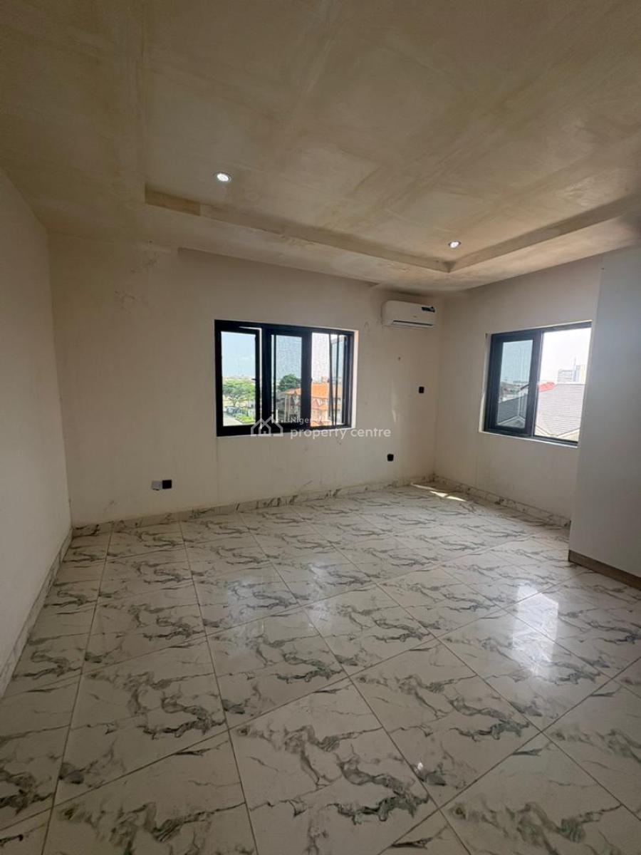 Luxury and Spacious 2 Bedroom Flat, Lekki Phase 1, Lekki, Lagos, Flat / Apartment for Rent