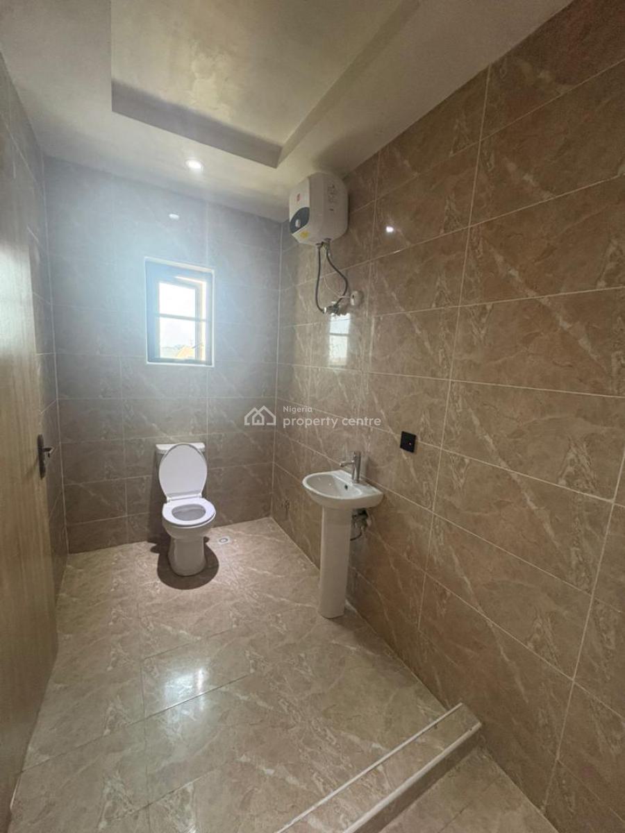 Luxury and Spacious 2 Bedroom Flat, Lekki Phase 1, Lekki, Lagos, Flat / Apartment for Rent