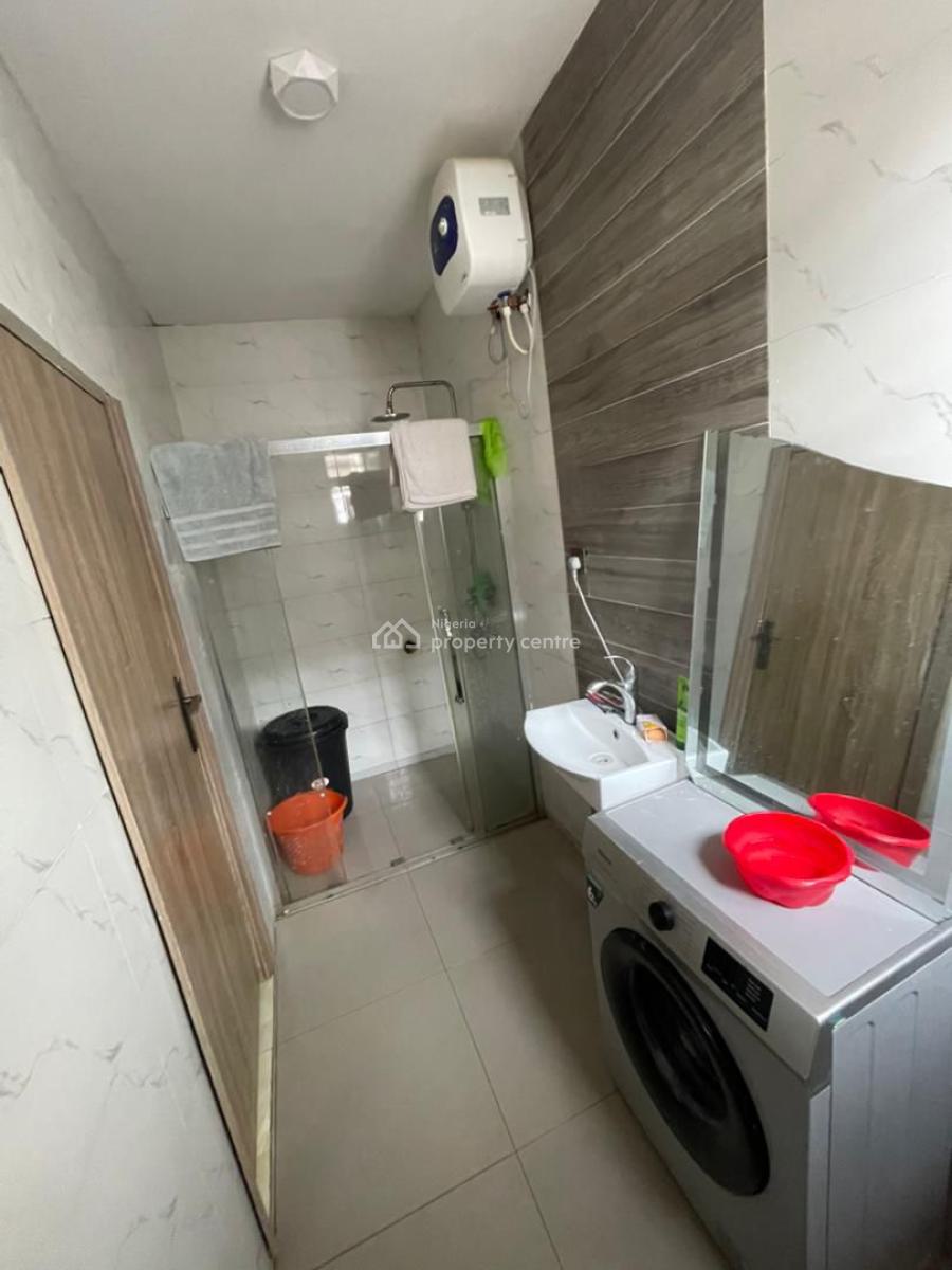 Exquisite Master Bedroom Shared Apartment, Ikota, Lekki Phase 2, Lekki, Lagos, Flat / Apartment for Rent