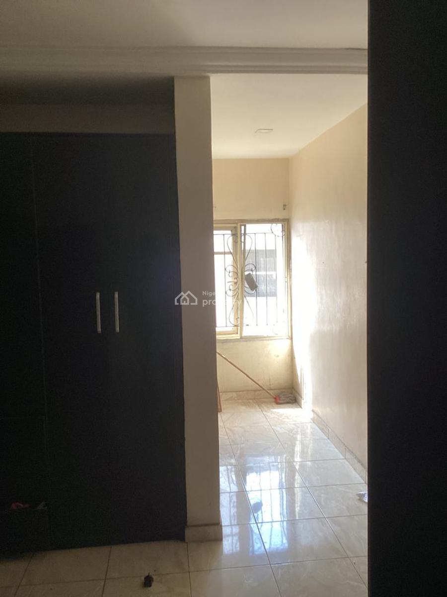 Well Maintained 3 Bedroom Semi-detached Duplex + Bq, Self Compound, Lekki Phase 1, Lekki, Lagos, Semi-detached Duplex for Rent