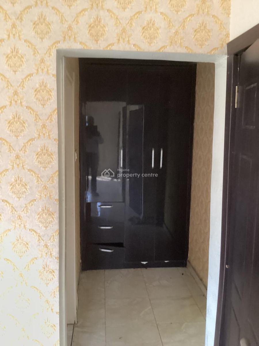 Well Maintained 3 Bedroom Semi-detached Duplex + Bq, Self Compound, Lekki Phase 1, Lekki, Lagos, Semi-detached Duplex for Rent