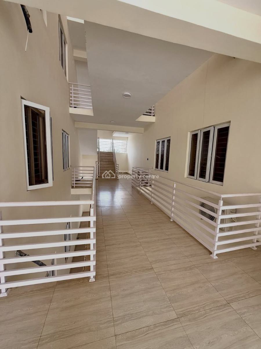 Luxury 3 Bedrooms Apartment, Upstairs, Ajah, Lagos, Flat / Apartment for Rent