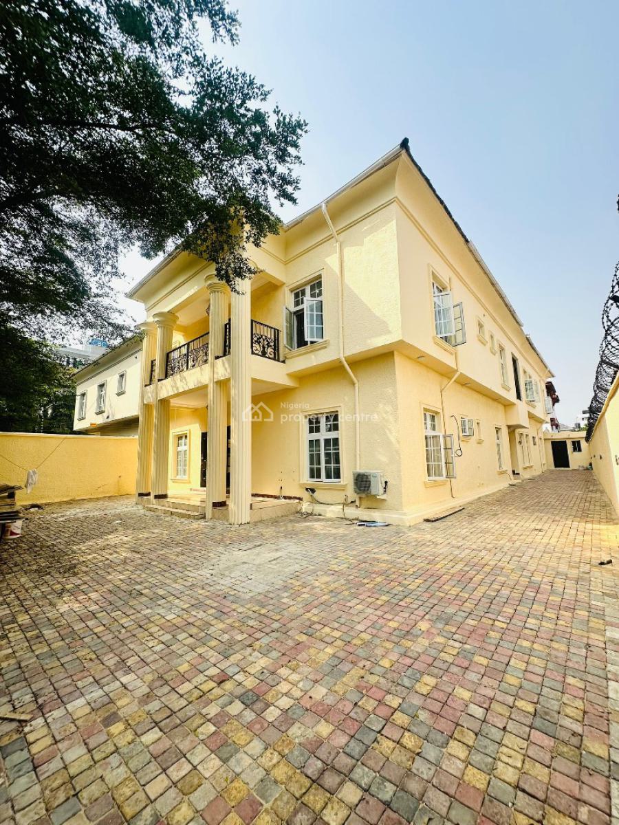 Neatly Built 3bedroom Apartment in Lekki Phase 1, Lekki Phase 1, Lekki, Lagos, Flat / Apartment for Rent