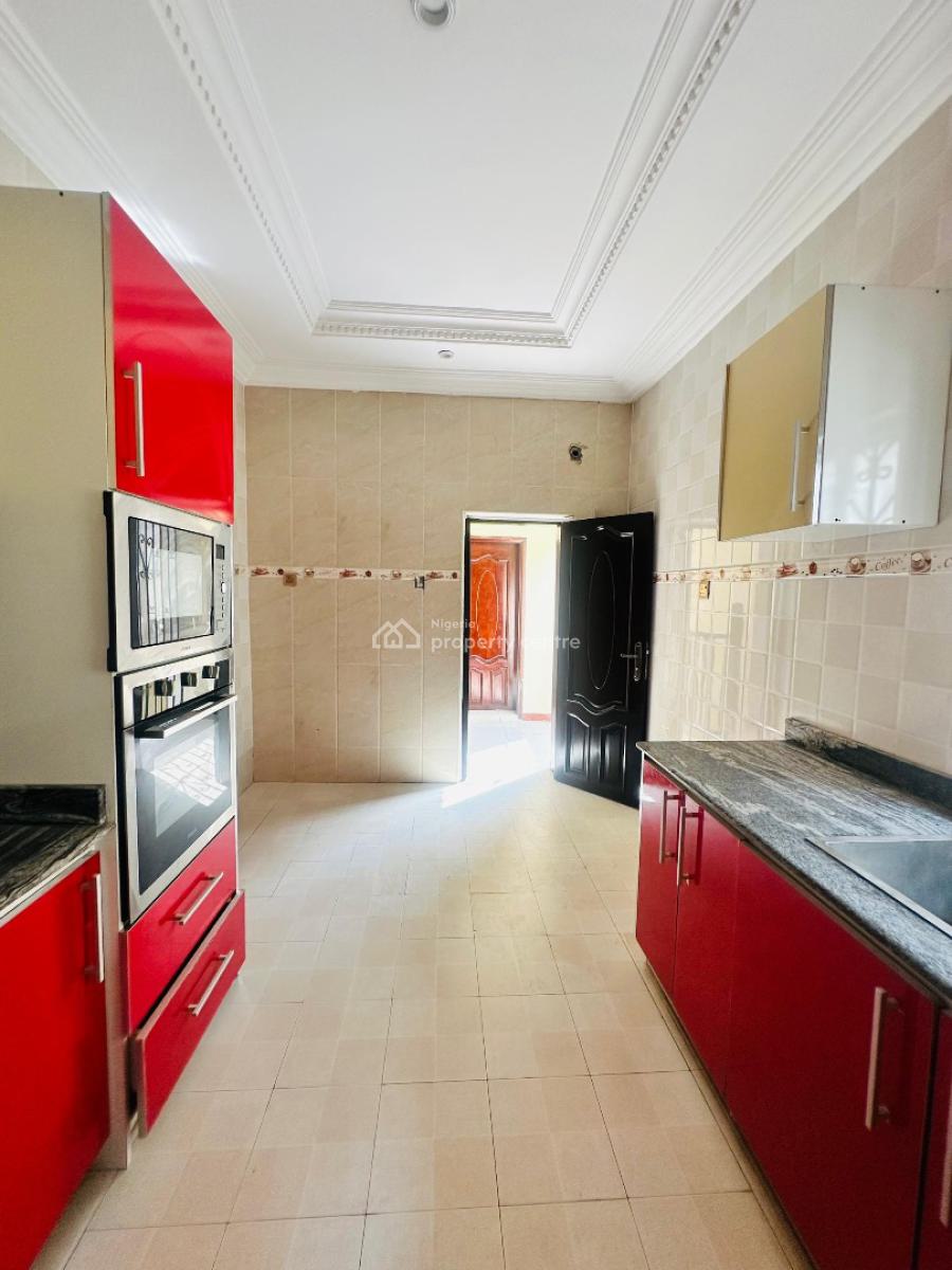 Neatly Built 3bedroom Apartment in Lekki Phase 1, Lekki Phase 1, Lekki, Lagos, Flat / Apartment for Rent