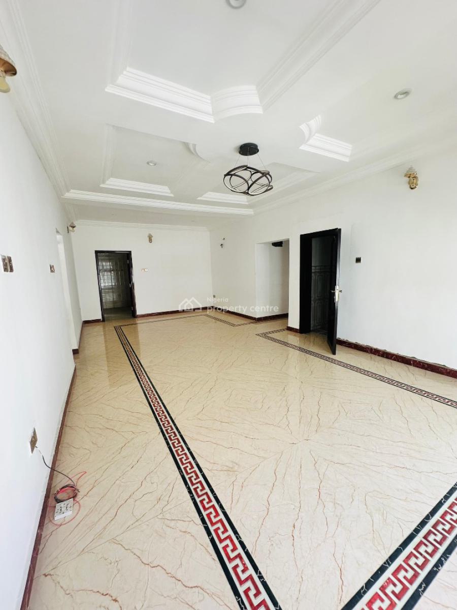 Neatly Built 3bedroom Apartment in Lekki Phase 1, Lekki Phase 1, Lekki, Lagos, Flat / Apartment for Rent