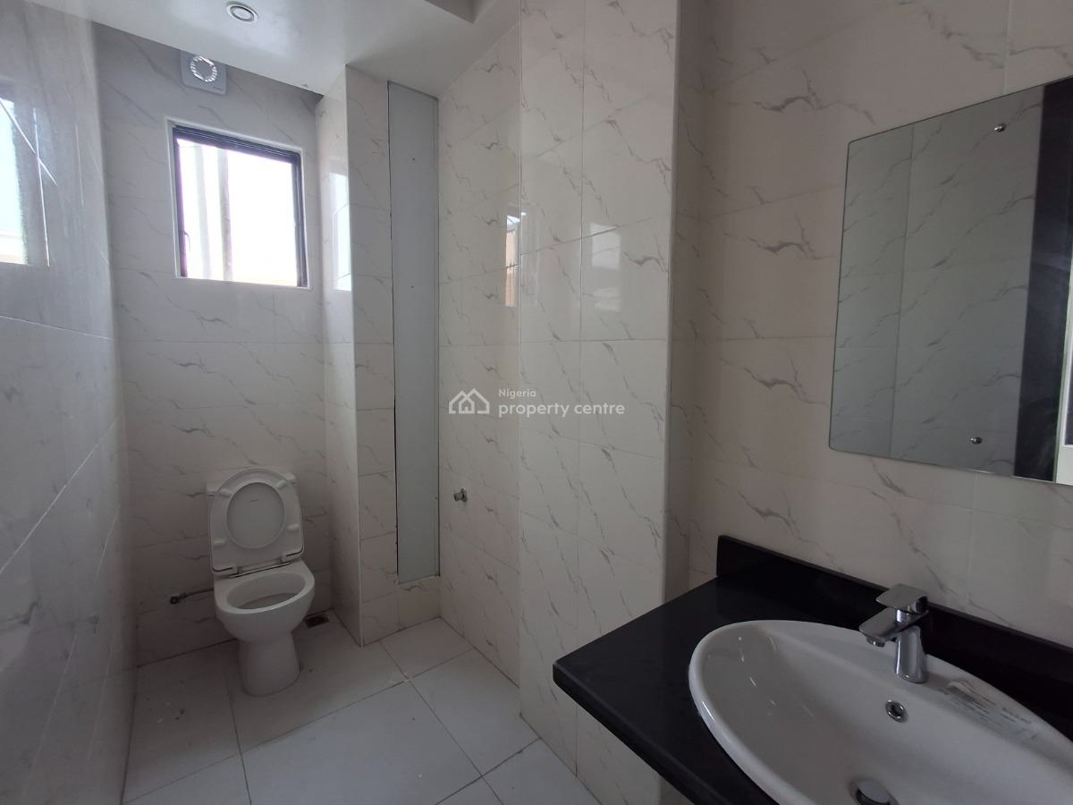 Large 2 Bedroom Flat, Lekki Phase 1, Lekki, Lagos, Flat / Apartment for Sale