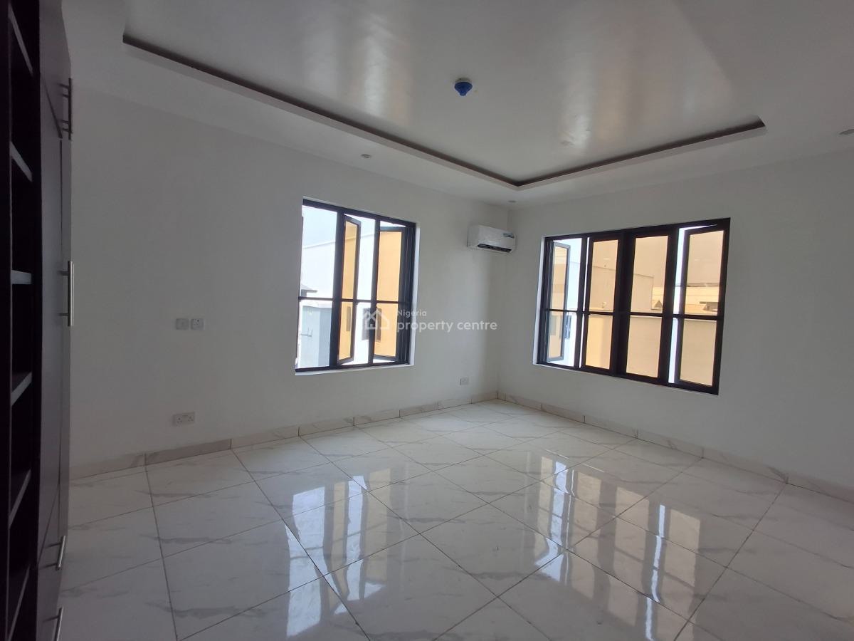 Large 2 Bedroom Flat, Lekki Phase 1, Lekki, Lagos, Flat / Apartment for Sale