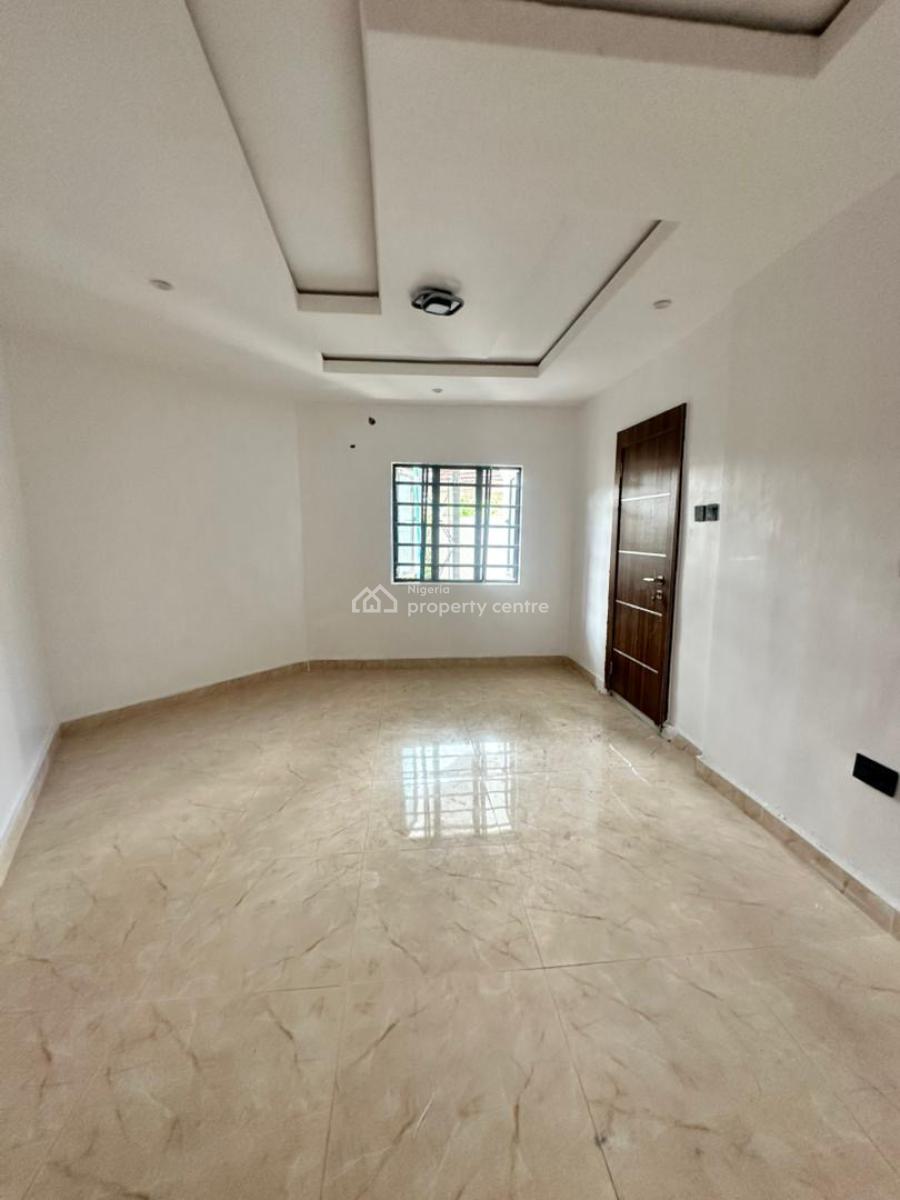 Neatly Built 3 Bedroom Apartment, Lekki Phase 1, Lekki, Lagos, Flat / Apartment for Rent