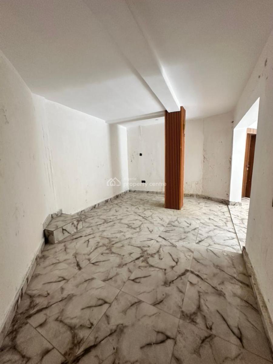 Neatly Built 3 Bedroom Apartment, Lekki Phase 1, Lekki, Lagos, Flat / Apartment for Rent