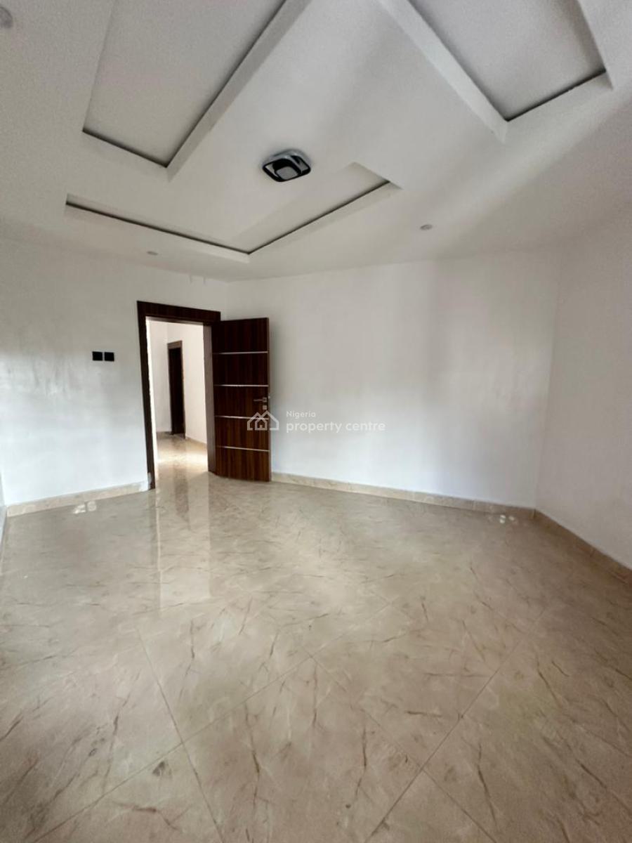 Neatly Built 3 Bedroom Apartment, Lekki Phase 1, Lekki, Lagos, Flat / Apartment for Rent