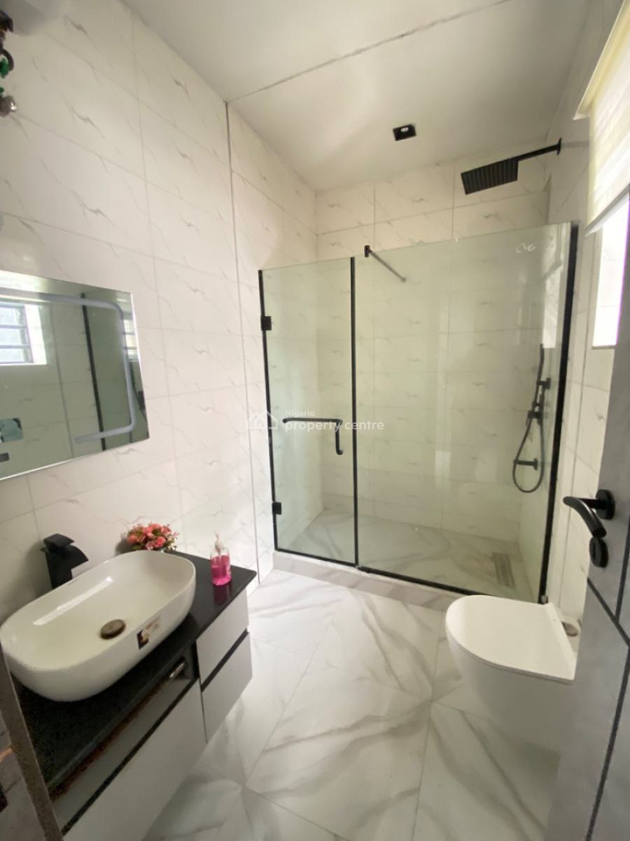 2 Bedroom Fully Furnished Apartment with Elevator and Gym Available, Lekki Phase 1, Lekki, Lagos, Flat / Apartment for Sale