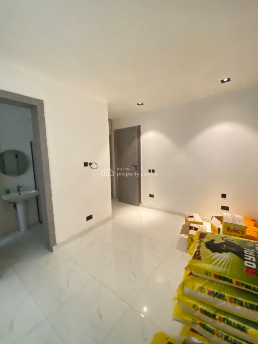 2 Bedroom Fully Furnished Apartment with Elevator and Gym Available, Lekki Phase 1, Lekki, Lagos, Flat / Apartment for Sale