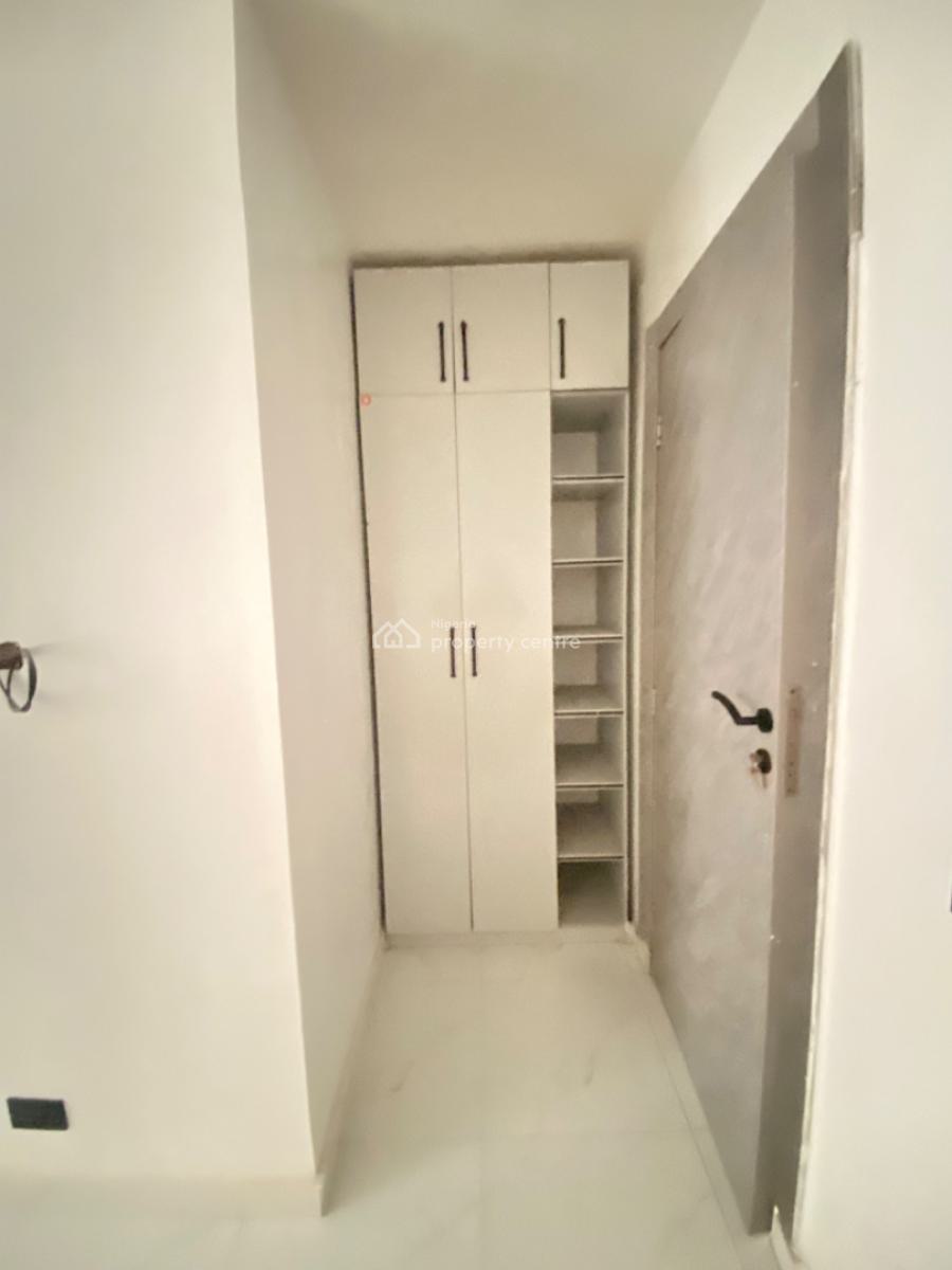 2 Bedroom Fully Furnished Apartment with Elevator and Gym Available, Lekki Phase 1, Lekki, Lagos, Flat / Apartment for Sale