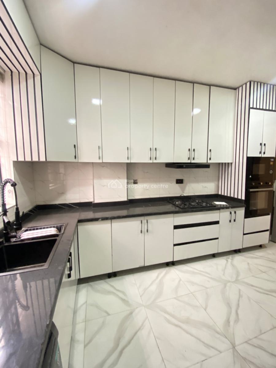 2 Bedroom Fully Furnished Apartment with Elevator and Gym Available, Lekki Phase 1, Lekki, Lagos, Flat / Apartment for Sale