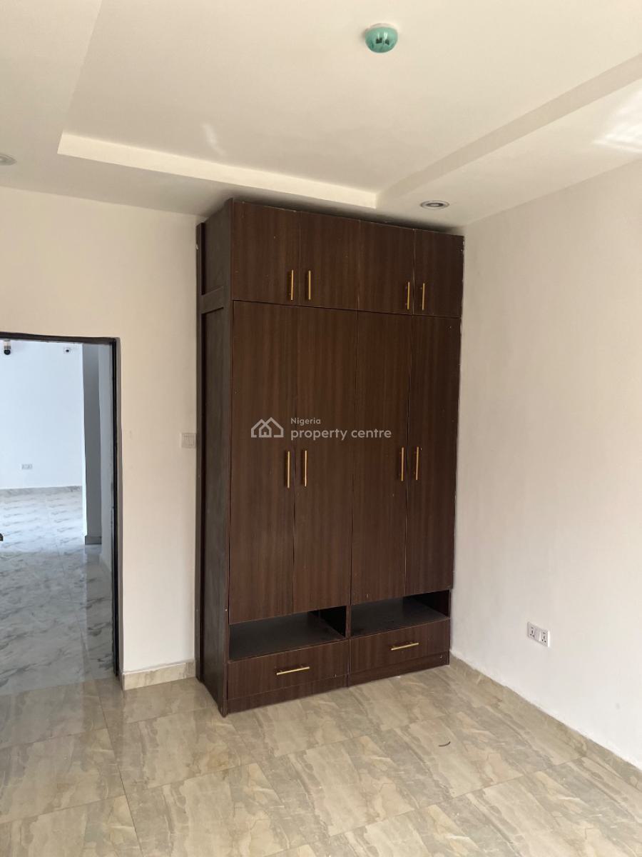 Brand New 3 Bedroom Flat, Pay and Packin, Tarred Rd, Wuye Main (tarred Rd), Wuye, Abuja, Block of Flats for Sale