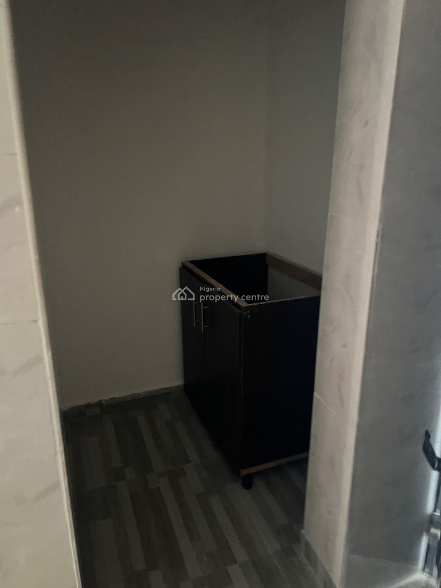 Brand New 3 Bedroom Flat, Pay and Packin, Tarred Rd, Wuye Main (tarred Rd), Wuye, Abuja, Block of Flats for Sale