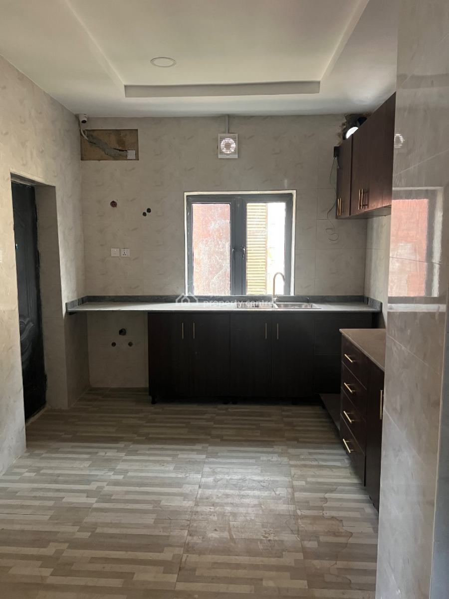 Brand New 3 Bedroom Flat, Pay and Packin, Tarred Rd, Wuye Main (tarred Rd), Wuye, Abuja, Block of Flats for Sale