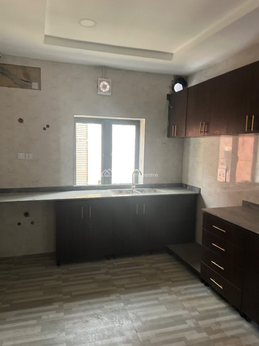Brand New 3 Bedroom Flat, Pay and Packin, Tarred Rd, Wuye Main (tarred Rd), Wuye, Abuja, Block of Flats for Sale