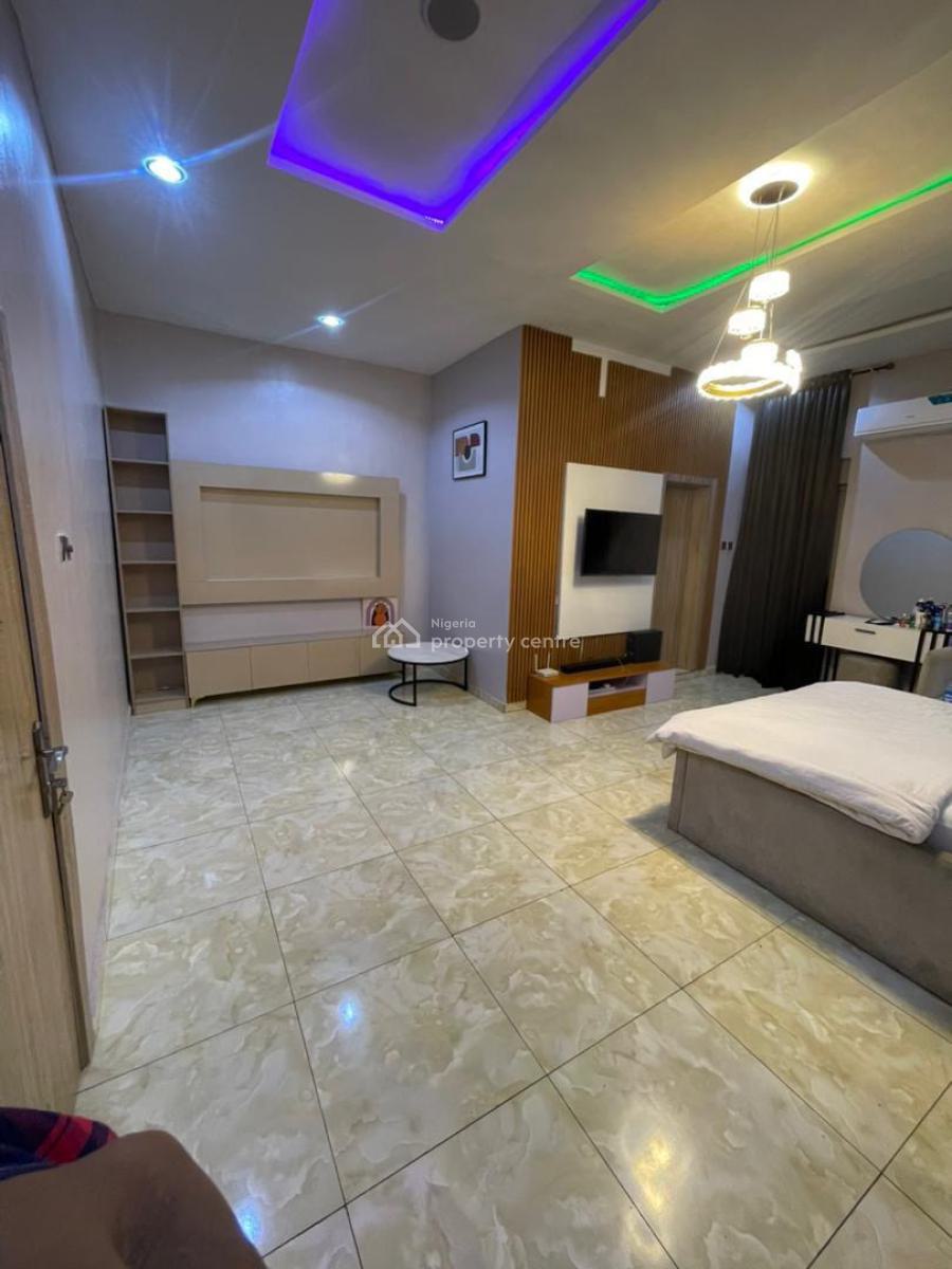 Standard Master Bedroom Single Room in a Duplex Shared Apartment, Orchid Road, Lekki, Lagos, Self Contain (single Rooms) for Rent