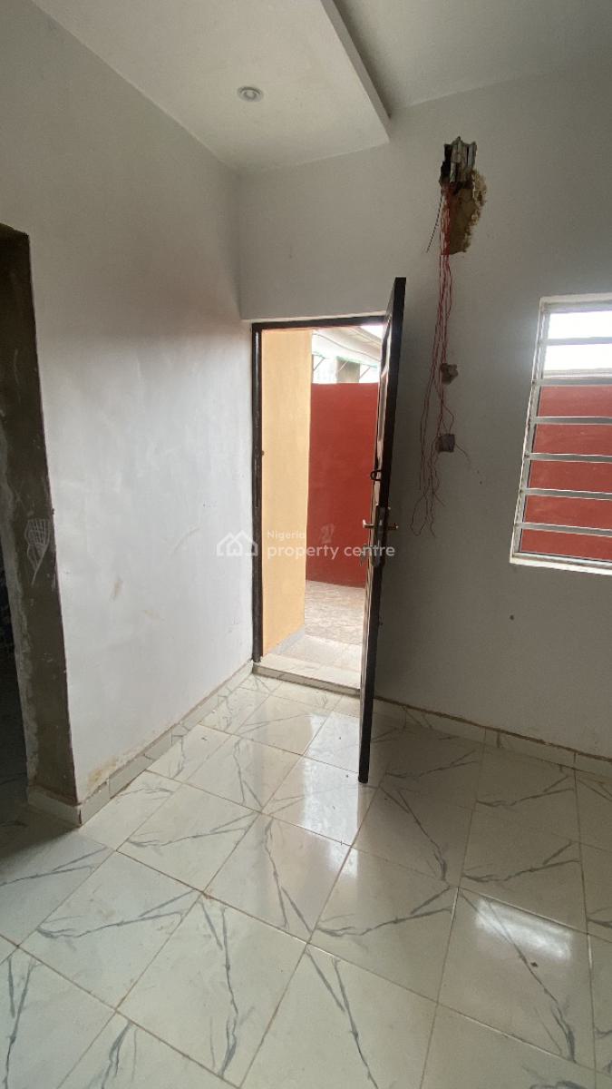 Newly Built Self Contain, Tapa Street, Bariga, Shomolu, Lagos, Self Contain (single Rooms) for Rent