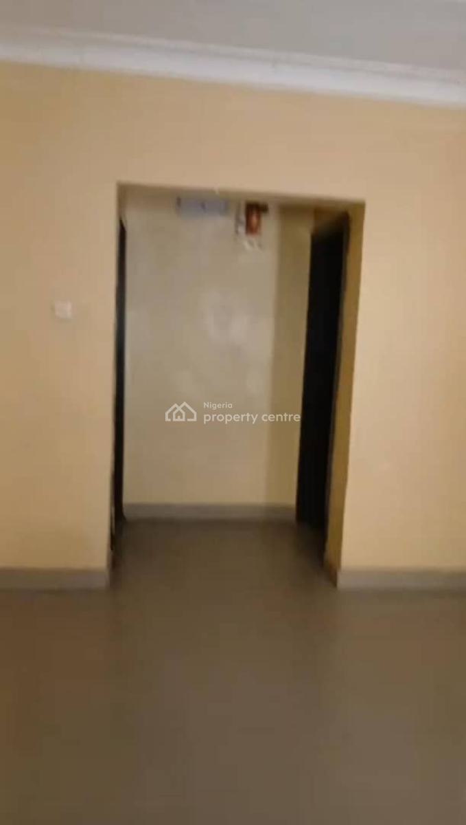 Lovely 2 Bedroom Flat, Off Cole Street (olufemi Side), Surulere, Lagos, Flat / Apartment for Rent