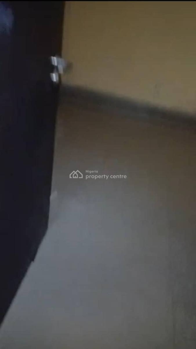 Lovely 2 Bedroom Flat, Off Cole Street (olufemi Side), Surulere, Lagos, Flat / Apartment for Rent