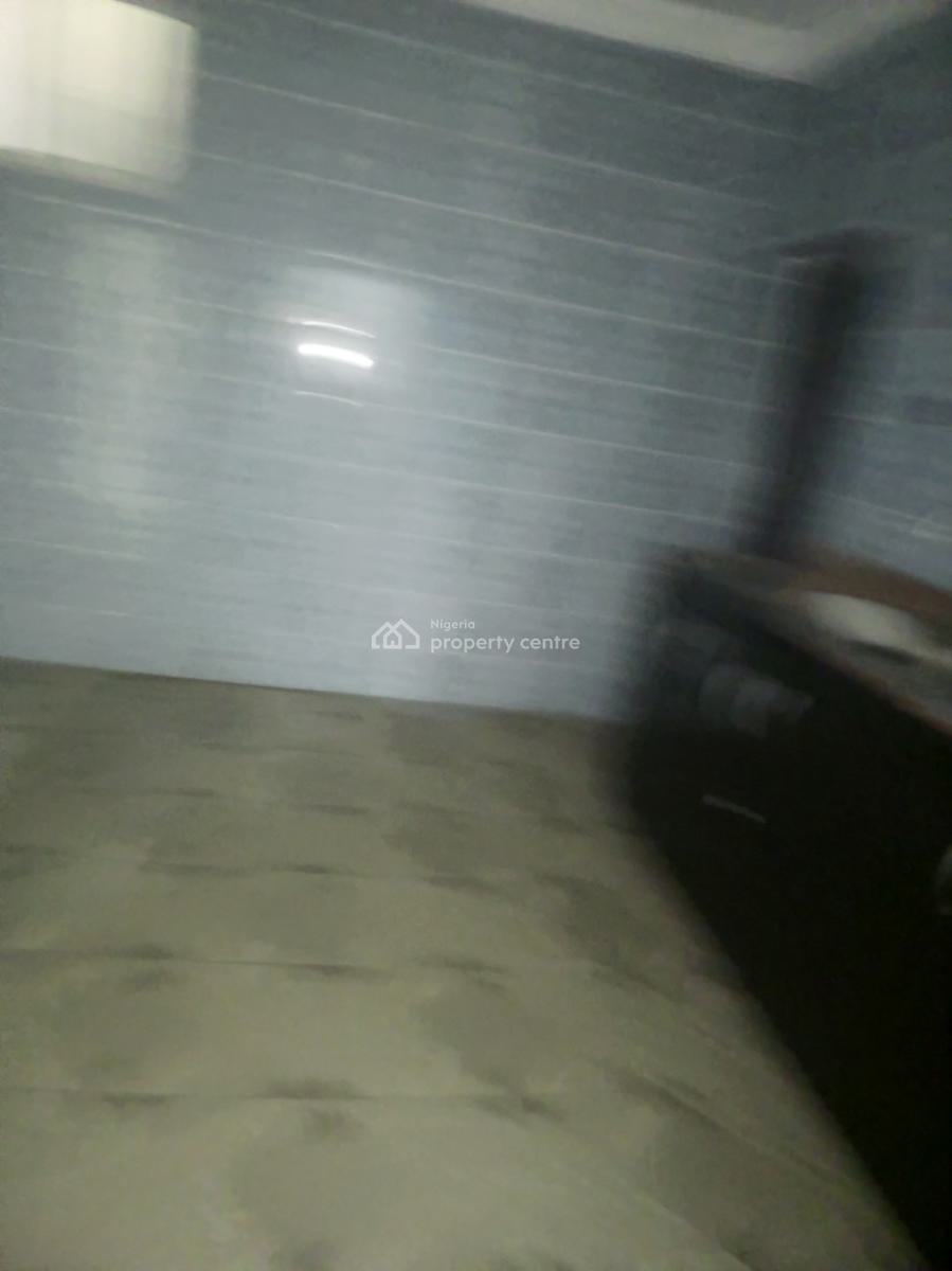 Clean, Spacious 3 Bedroom Apartment Up and Downstairs, Mobil Road, Ilaje, Ajah, Lagos, Flat / Apartment for Rent