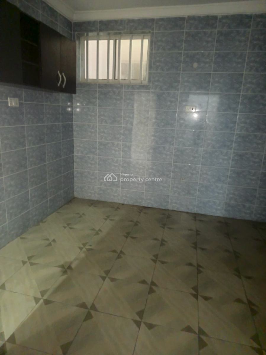 Clean, Spacious 3 Bedroom Apartment Up and Downstairs, Mobil Road, Ilaje, Ajah, Lagos, Flat / Apartment for Rent