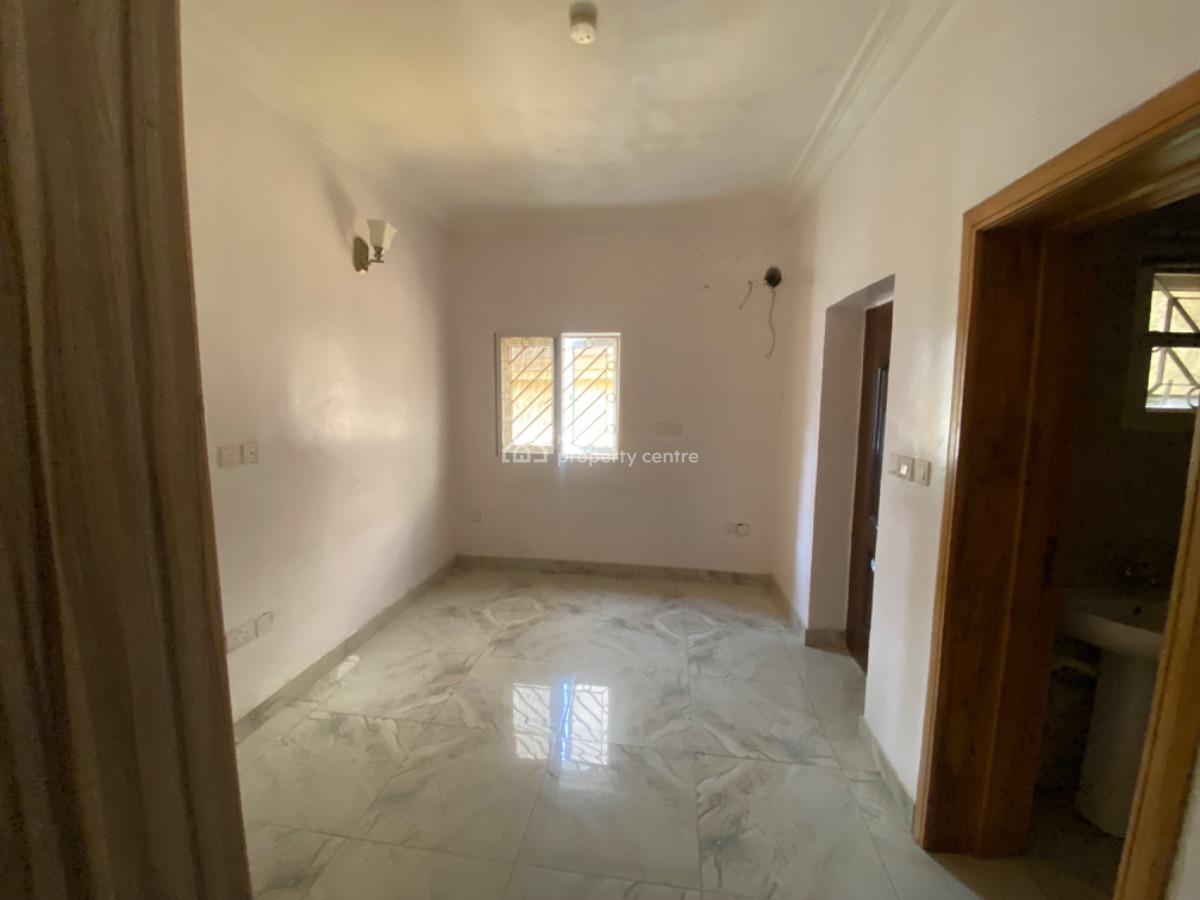 4 Bedroom Terrace Duplex in a Gated Mini Estate, Osapa, Lekki, Lagos, Terraced Duplex for Rent