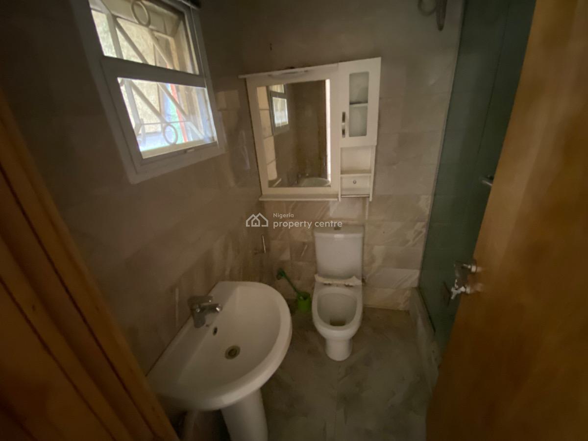 4 Bedroom Terrace Duplex in a Gated Mini Estate, Osapa, Lekki, Lagos, Terraced Duplex for Rent