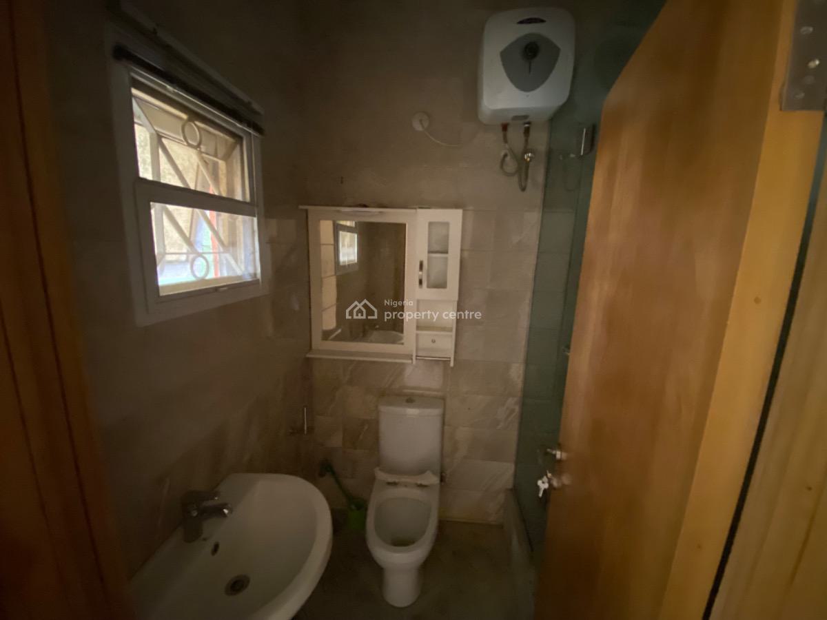 4 Bedroom Terrace Duplex in a Gated Mini Estate, Osapa, Lekki, Lagos, Terraced Duplex for Rent