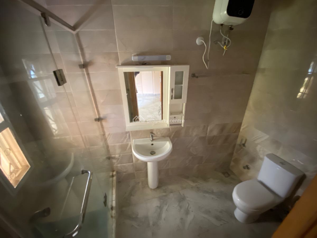 4 Bedroom Terrace Duplex in a Gated Mini Estate, Osapa, Lekki, Lagos, Terraced Duplex for Rent