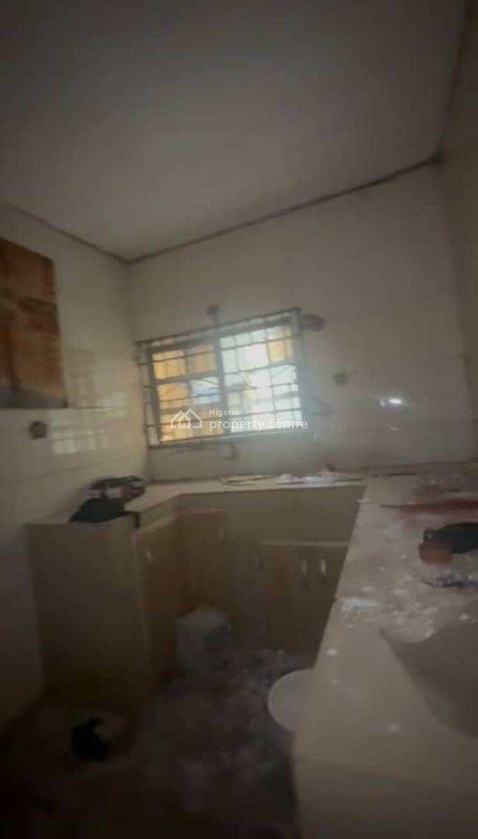 Lovely 3 Bedroom Flat, Aderibigbe Street Off Kilo, Surulere, Lagos, Flat / Apartment for Rent