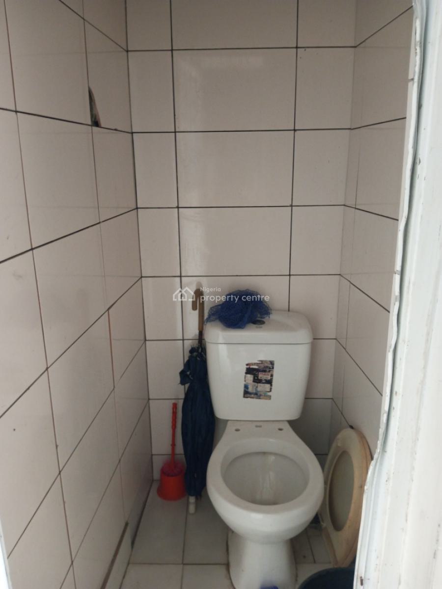 Commercial Shop, Upstairs with Toilet, Lekki, Lagos, Shop for Rent