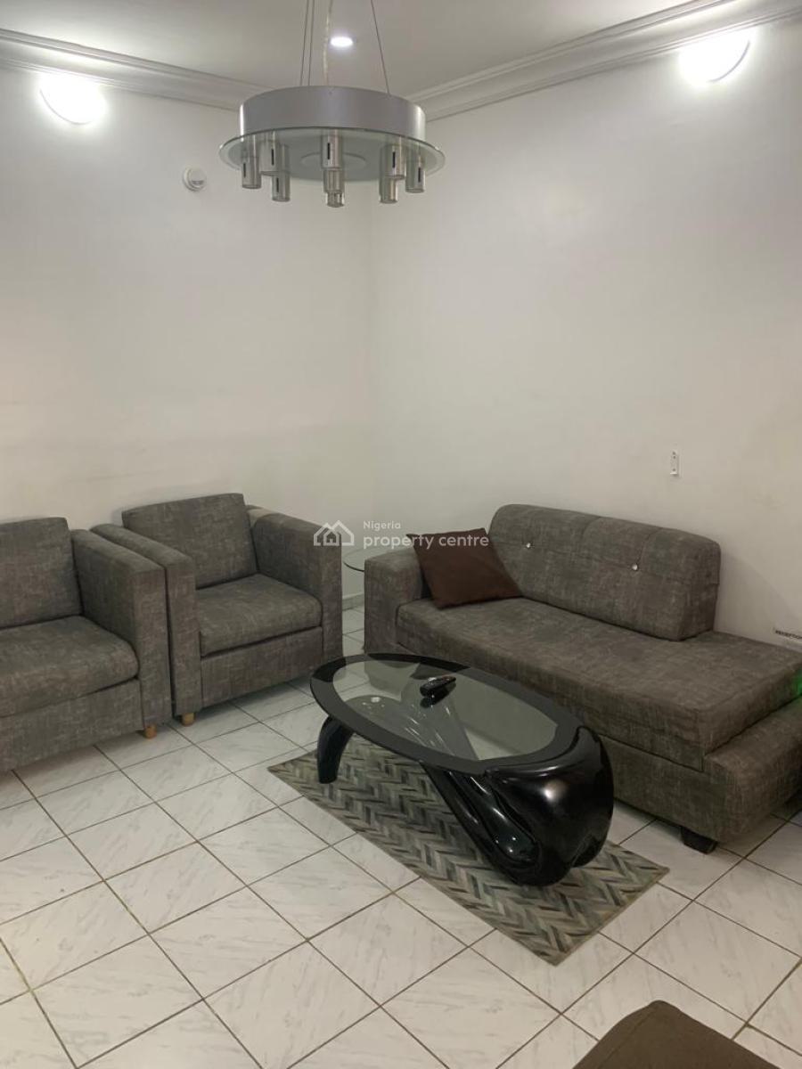 a 9 Bedroom Service Apartment for Lease in Gwarimpa, 3rd Avenue, Gwarinpa, Abuja, Hotel / Guest House for Rent