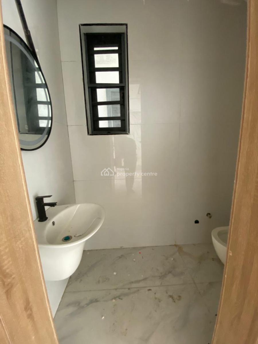 Luxurious 2 Bedroom Apartment with Pool, Lekki Phase 1, Lekki, Lagos, Flat / Apartment for Sale