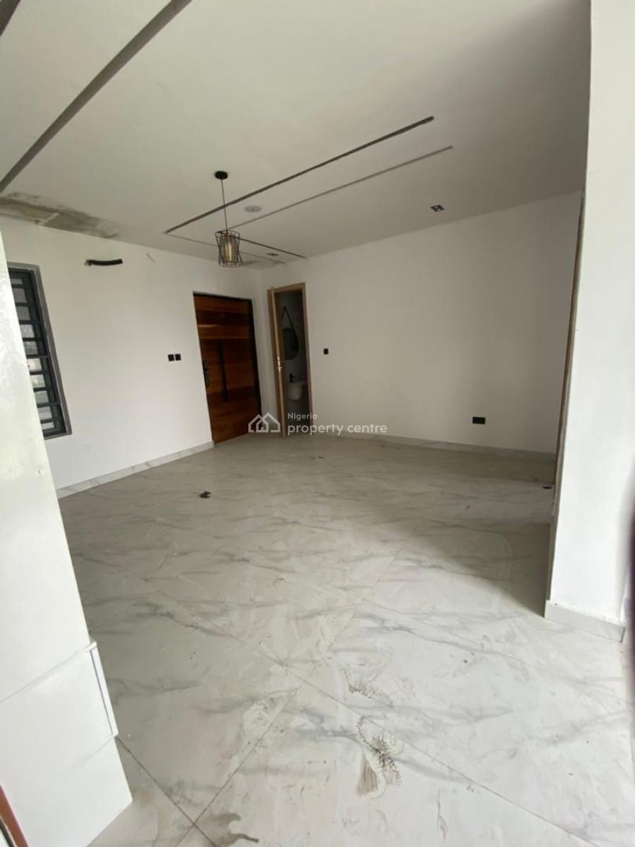 Luxurious 2 Bedroom Apartment with Pool, Lekki Phase 1, Lekki, Lagos, Flat / Apartment for Sale