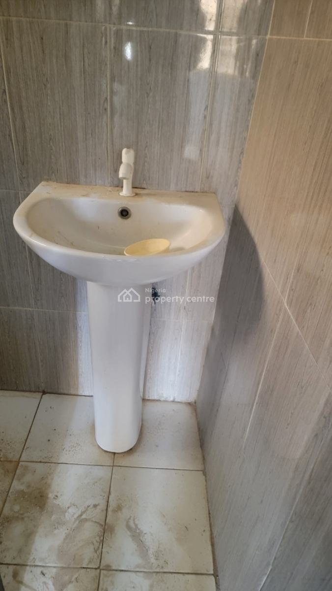 Nice Two(2) Bedroom in a Good Location of Lugbe Fha, Airport Road Abuj, Lugbe Fha 1, Lugbe District Airport Road Abuja, Lugbe District, Abuja, Flat / Apartment for Rent