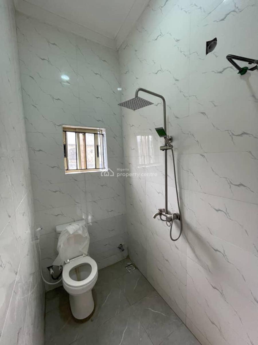 Spacious 2-bedroom Flat, Ologolo, Lekki, Lagos, Flat / Apartment for Rent