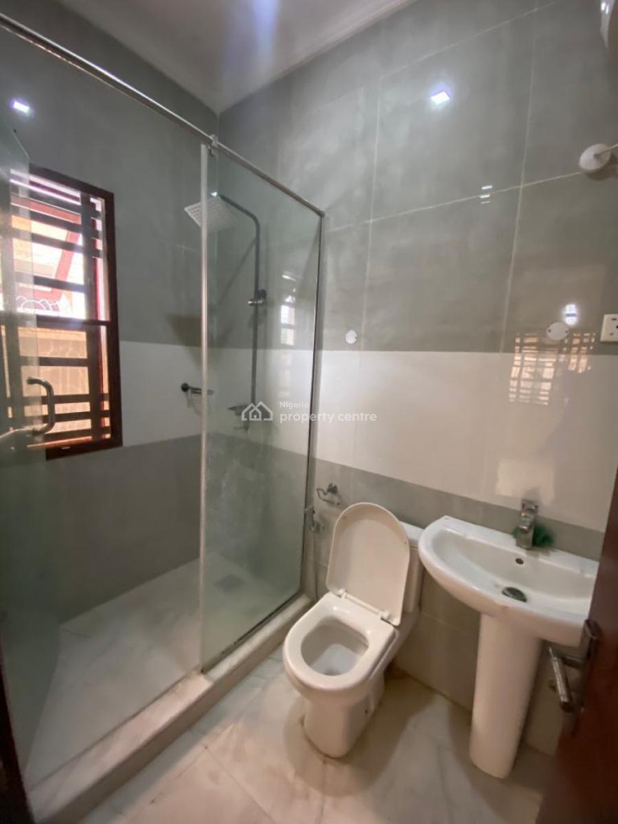 Three Bedroom Apartment, Lekki Phase 1, Lekki, Lagos, Flat / Apartment for Rent