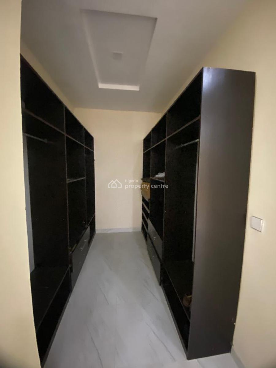 Three Bedroom Apartment, Lekki Phase 1, Lekki, Lagos, Flat / Apartment for Rent