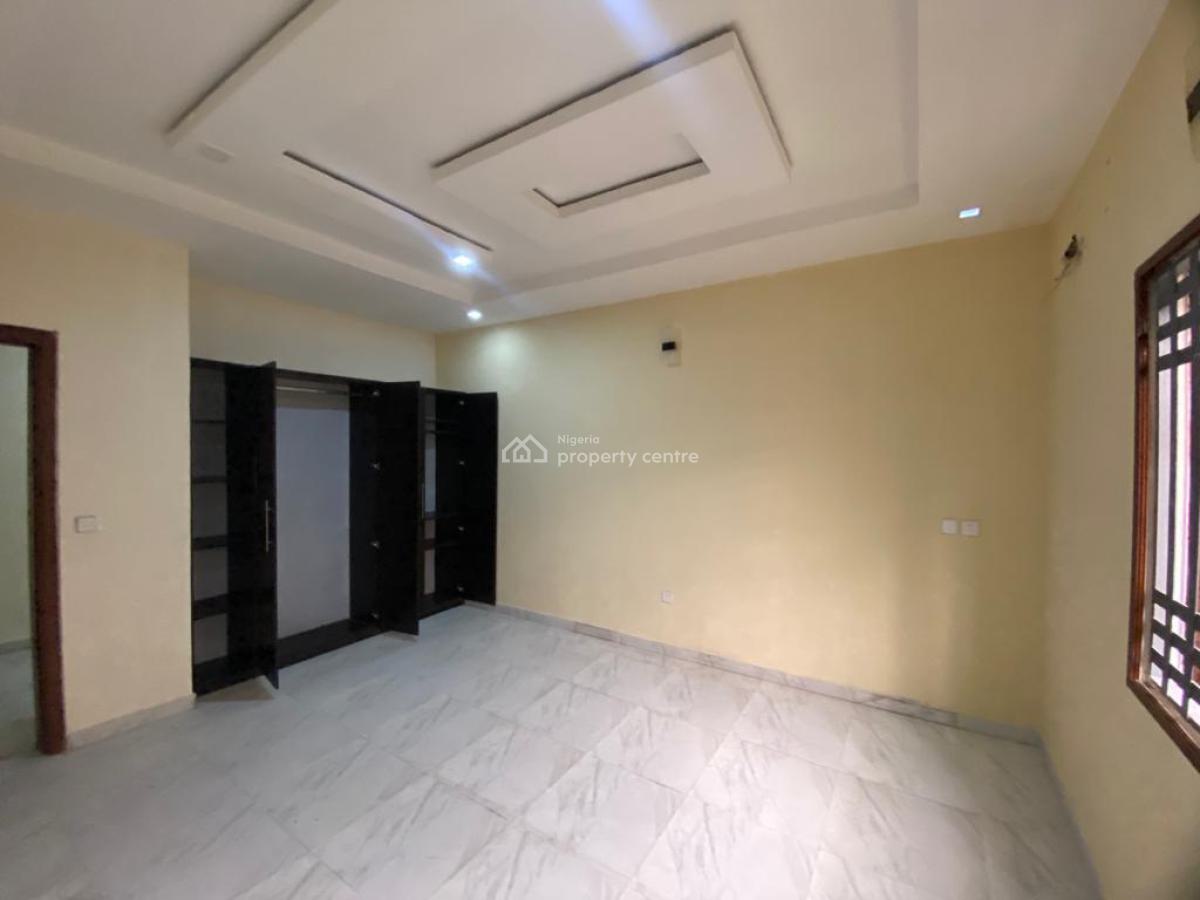 Three Bedroom Apartment, Lekki Phase 1, Lekki, Lagos, Flat / Apartment for Rent