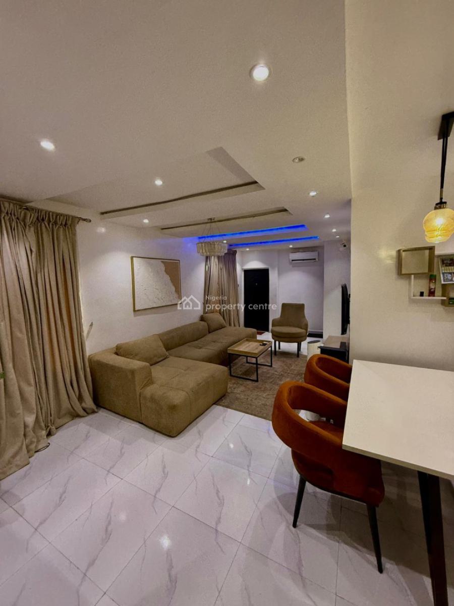 Nice 2 Bedroom Apartment, Alagomeji, Yaba, Lagos, Flat / Apartment Short Let
