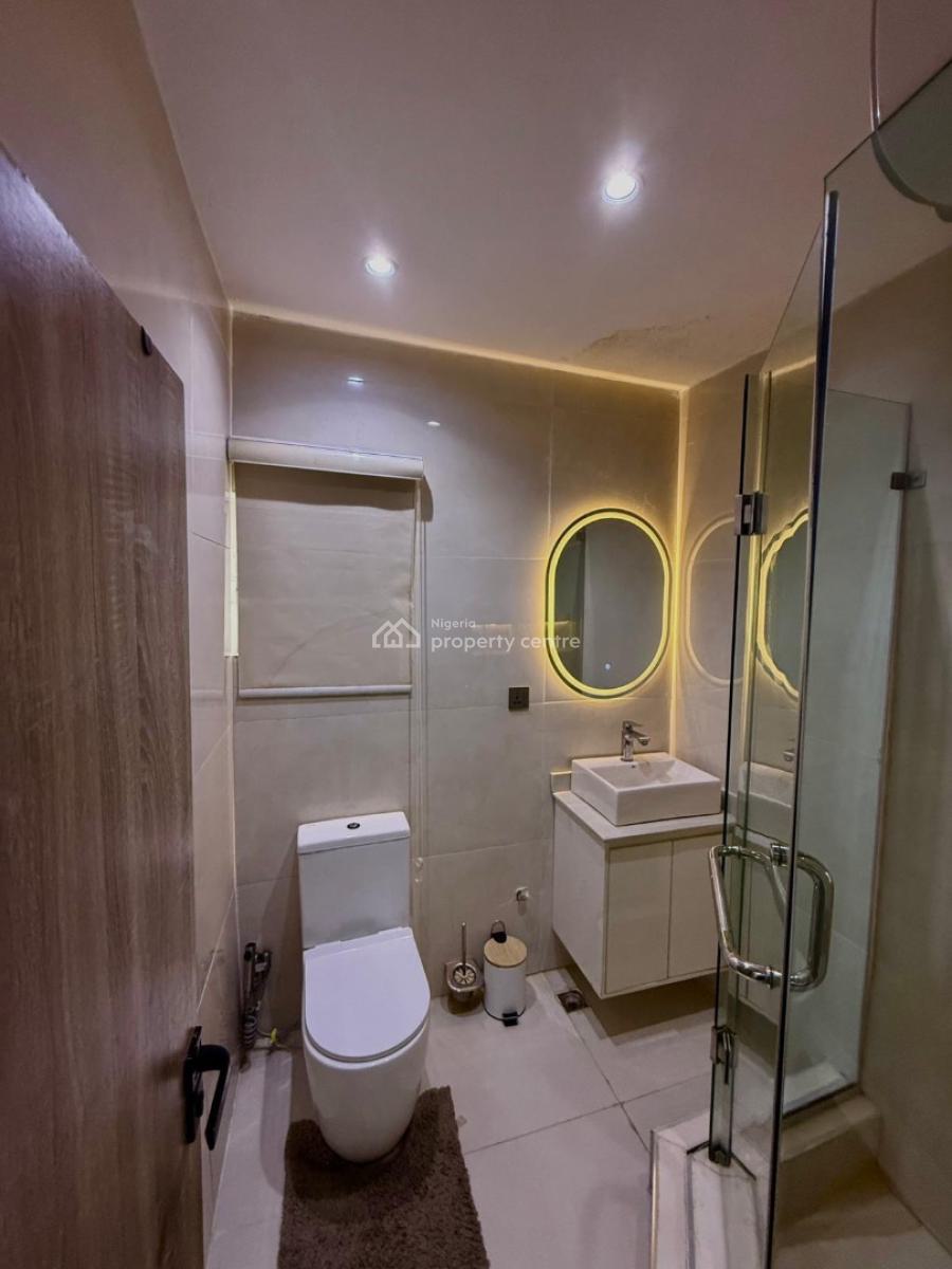 Nice 2 Bedroom Apartment, Alagomeji, Yaba, Lagos, Flat / Apartment Short Let