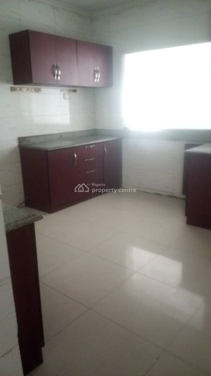 an Expatriate Taste 3 Bedroom Pent Floor, Cromwell Estate Chevron, Lekki, Lagos, Flat / Apartment for Rent