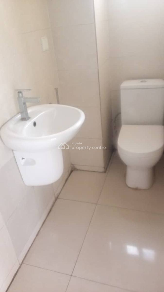 an Expatriate Taste 3 Bedroom Pent Floor, Cromwell Estate Chevron, Lekki, Lagos, Flat / Apartment for Rent
