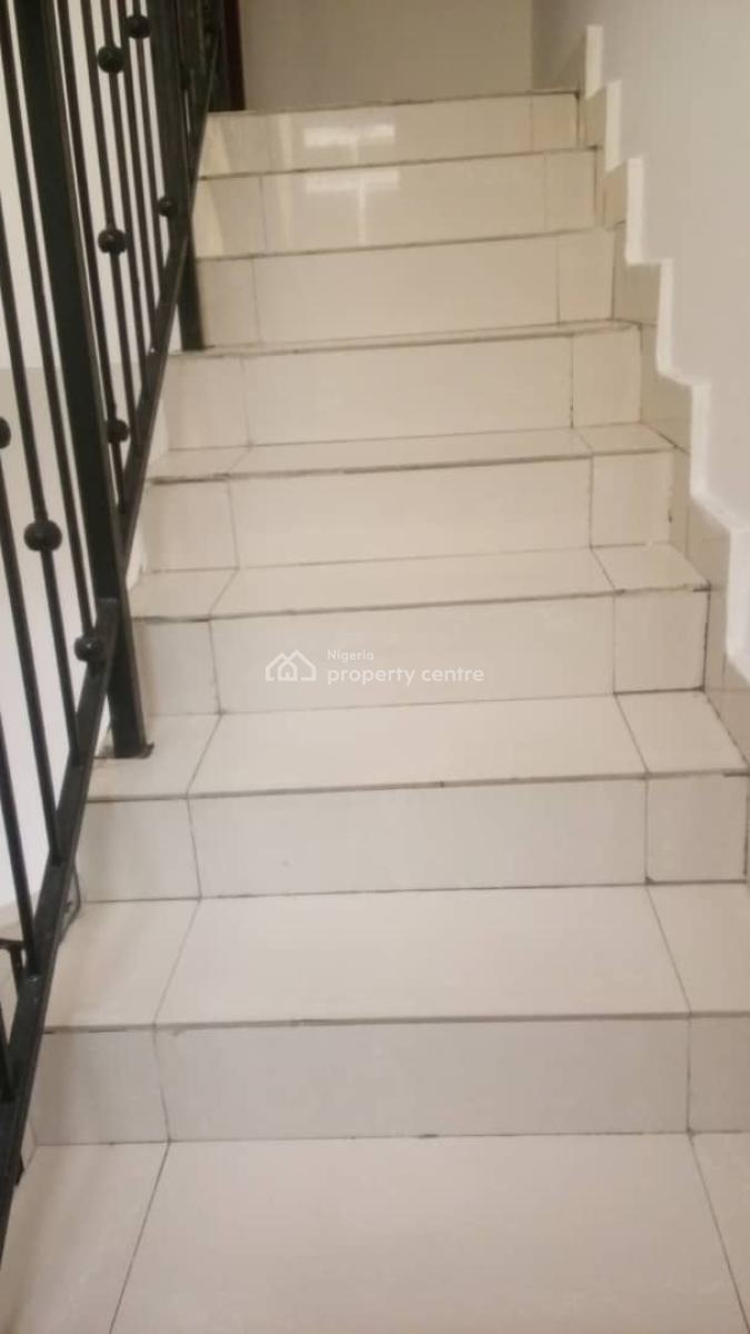 an Expatriate Taste 3 Bedroom Pent Floor, Cromwell Estate Chevron, Lekki, Lagos, Flat / Apartment for Rent