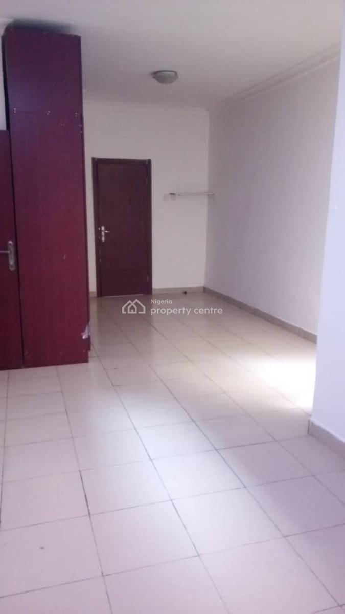 an Expatriate Taste 3 Bedroom Pent Floor, Cromwell Estate Chevron, Lekki, Lagos, Flat / Apartment for Rent