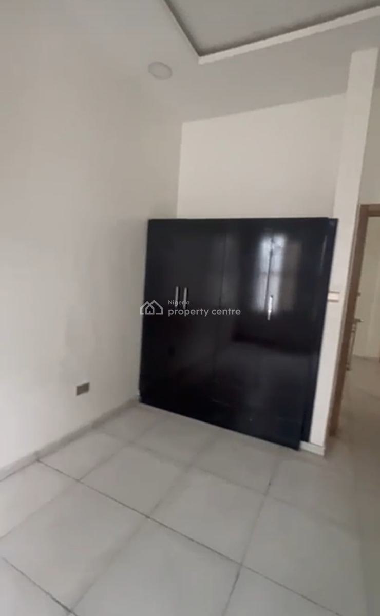 Standard Upstairs Bedroom Inside a Shared Apartment, Emcel Garden Estate Orchid Road, Lekki, Lagos, Self Contain (single Rooms) for Rent